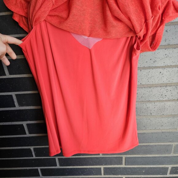 💥$5 ADD ON - Laura Red Flowy V-Neck T-Shirt With Built-In Tank top Size S - Picture 9 of 13